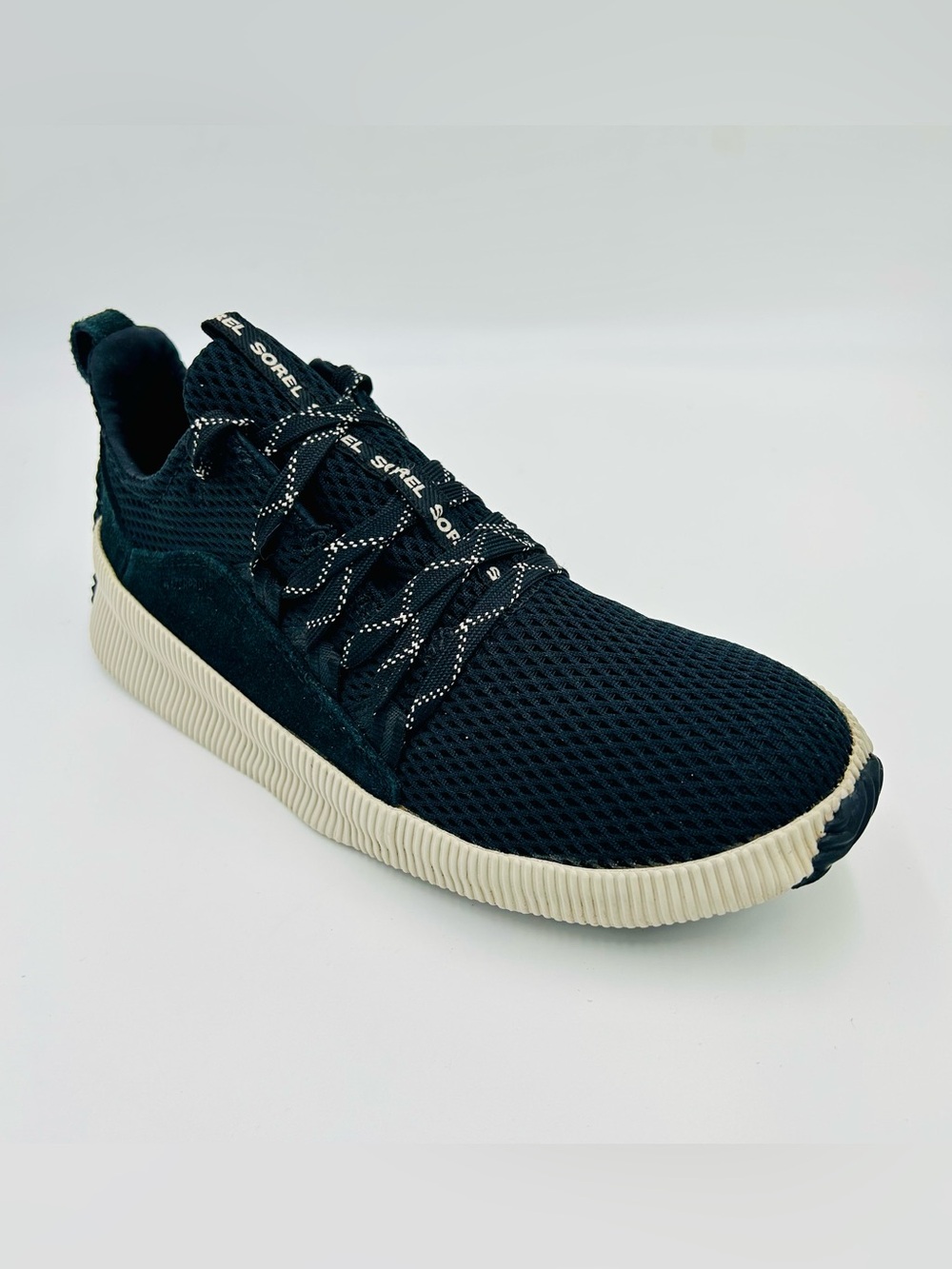 Sorel Out N About Plus Women size 7 Black Waterproof Sneaker Outdoor NL3257-010